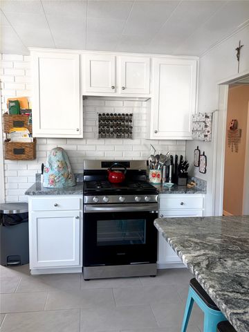 612 MONTPELIER Avenue, Erie, PA 16505