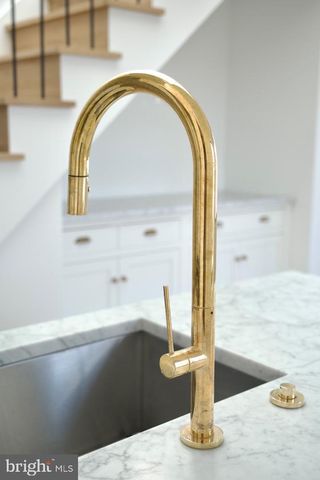 1227 N 6TH ST, Philadelphia, PA 19122