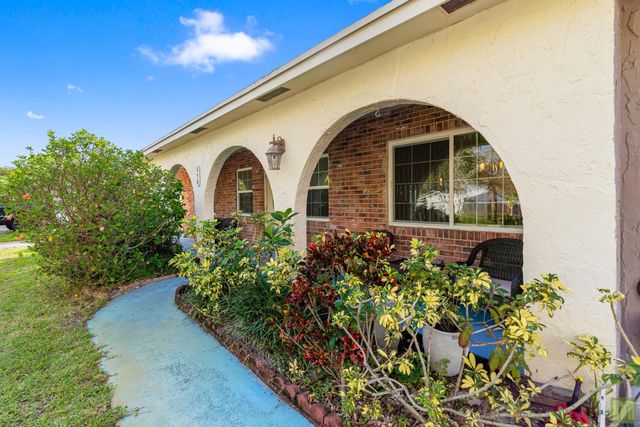 370 NW 41st Avenue, Coconut Creek, FL 33066