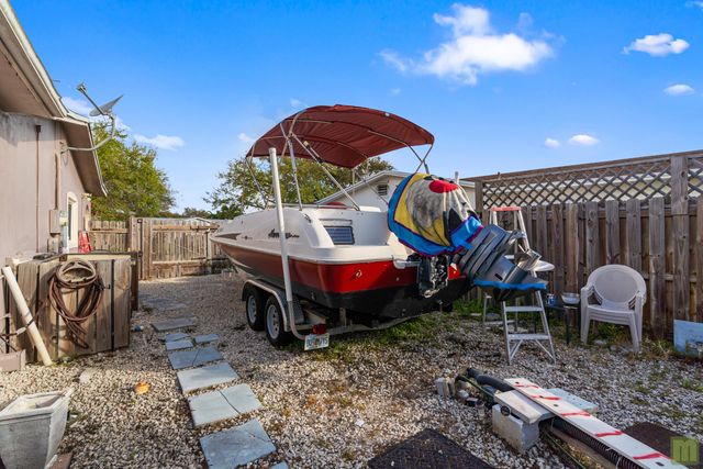 370 NW 41st Avenue, Coconut Creek, FL 33066