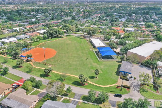 370 NW 41st Avenue, Coconut Creek, FL 33066