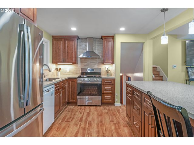 16627 Se BUSH St, Portland, OR 97236