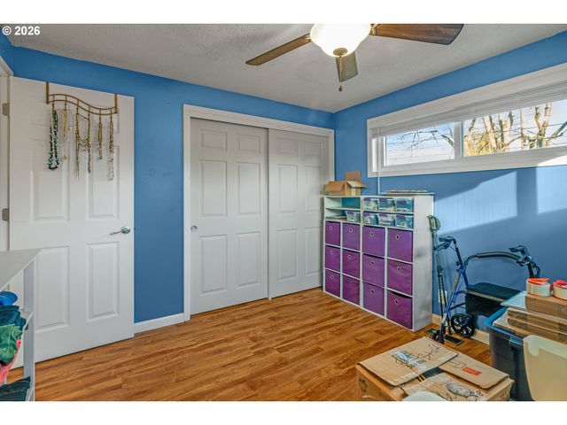 16627 Se BUSH St, Portland, OR 97236