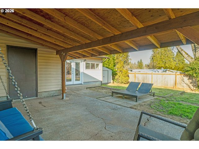 16627 Se BUSH St, Portland, OR 97236