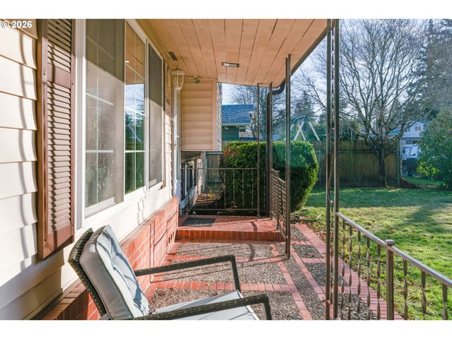 16627 Se BUSH St, Portland, OR 97236