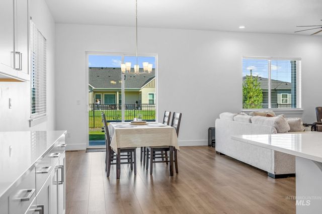 2194 N Mountain Vista Ave, Star, ID 83669
