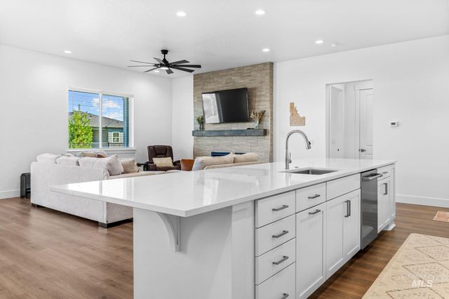 2194 N Mountain Vista Ave, Star, ID 83669