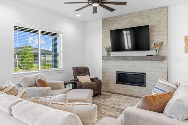 2194 N Mountain Vista Ave, Star, ID 83669