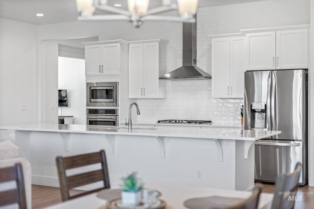 2194 N Mountain Vista Ave, Star, ID 83669
