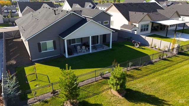 2194 N Mountain Vista Ave, Star, ID 83669