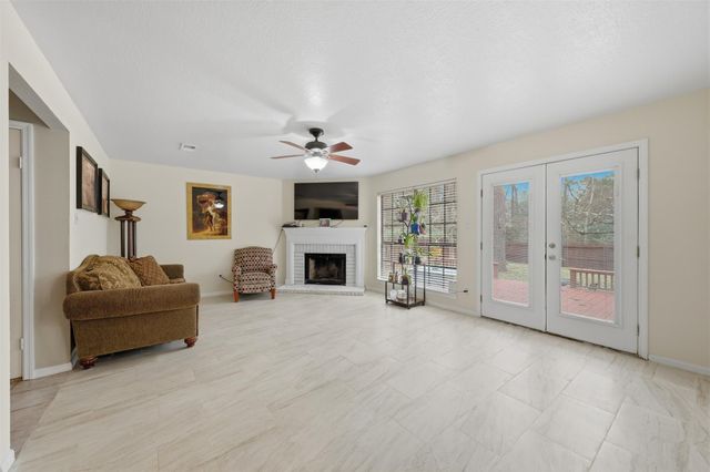 26 Eagle Rock Place, The Woodlands, TX 77381