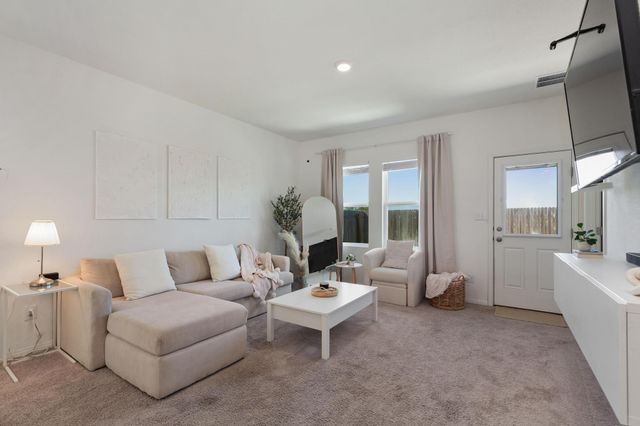 509 Red Fish LN, Hutto, TX 78634