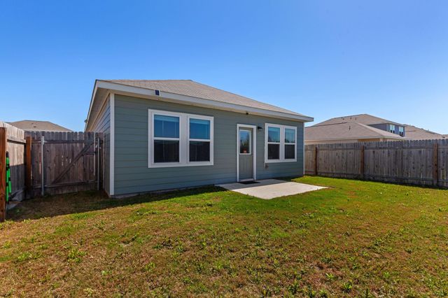 509 Red Fish LN, Hutto, TX 78634