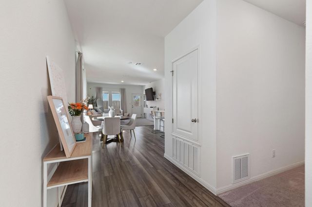 509 Red Fish LN, Hutto, TX 78634