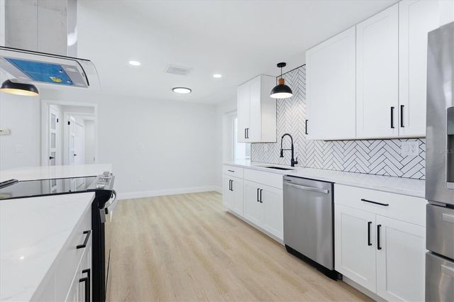 1600 CYPRESS POINT COURT, Venice, FL 34293