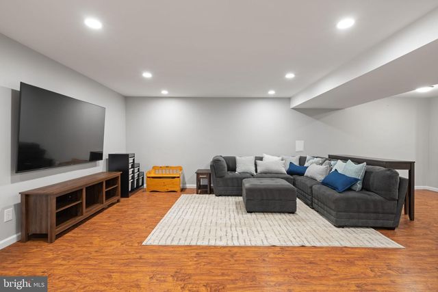 10065 TUMMEL FALLS DR, Bristow, VA 20136