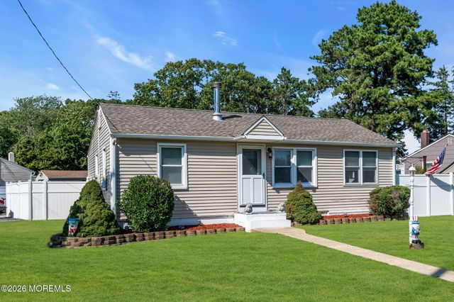 2240 Delaware Avenue, Toms River, NJ 08753