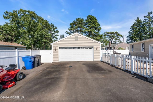 2240 Delaware Avenue, Toms River, NJ 08753
