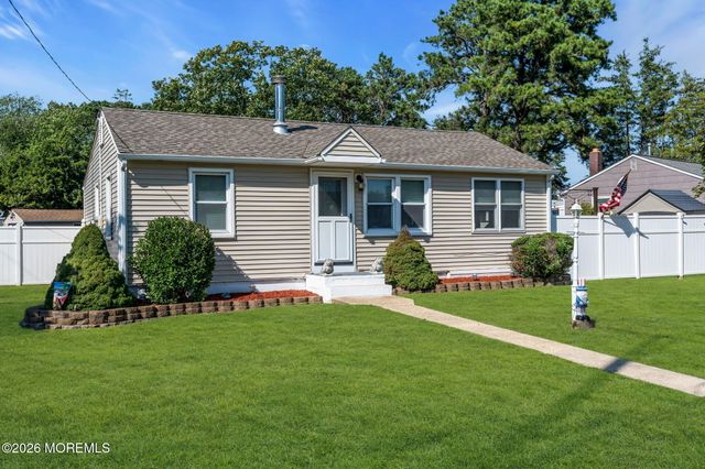 2240 Delaware Avenue, Toms River, NJ 08753