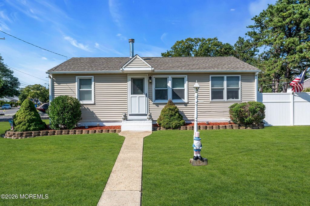 2240 Delaware Avenue, Toms River, NJ 08753