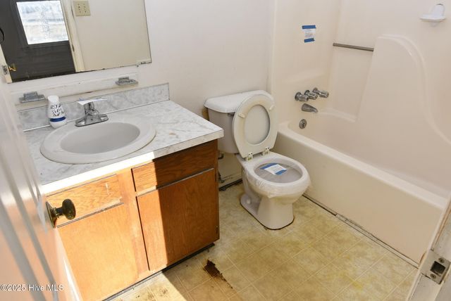 1120 B'S Barbeque Road C, Greenville, NC 27834