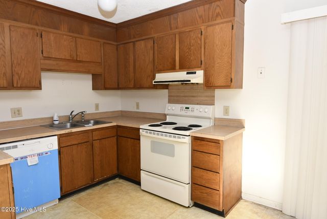 1120 B'S Barbeque Road C, Greenville, NC 27834