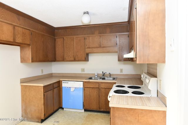 1120 B'S Barbeque Road C, Greenville, NC 27834