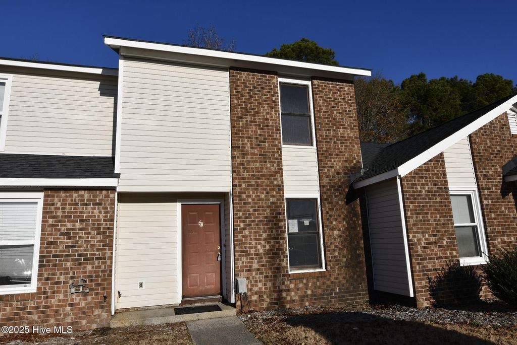 1120 B'S Barbeque Road C, Greenville, NC 27834