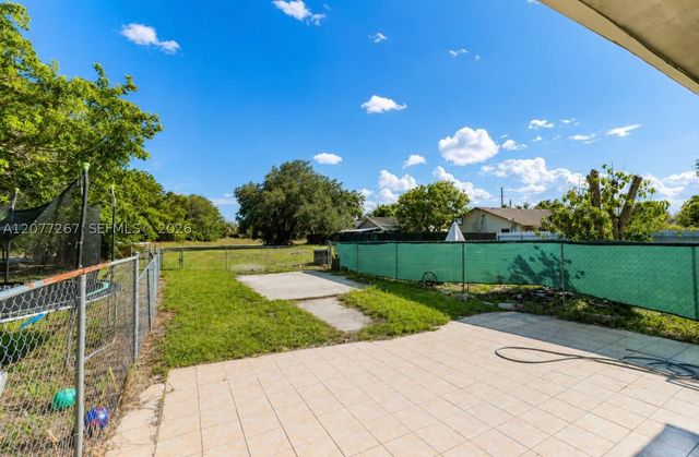 20674 NW 38th Ave, Miami Gardens, FL 33055