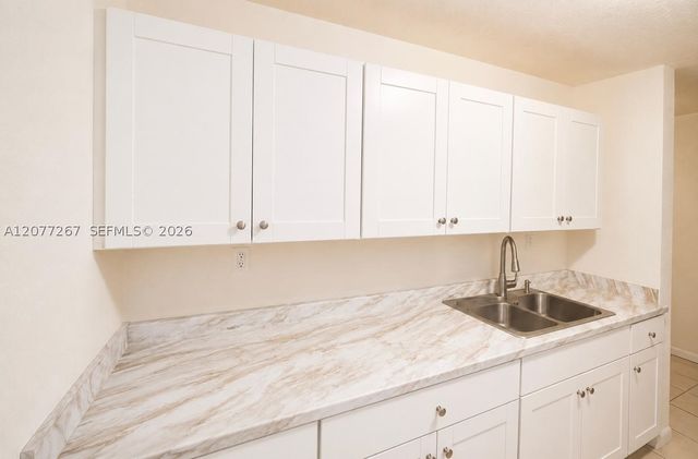 20674 NW 38th Ave, Miami Gardens, FL 33055