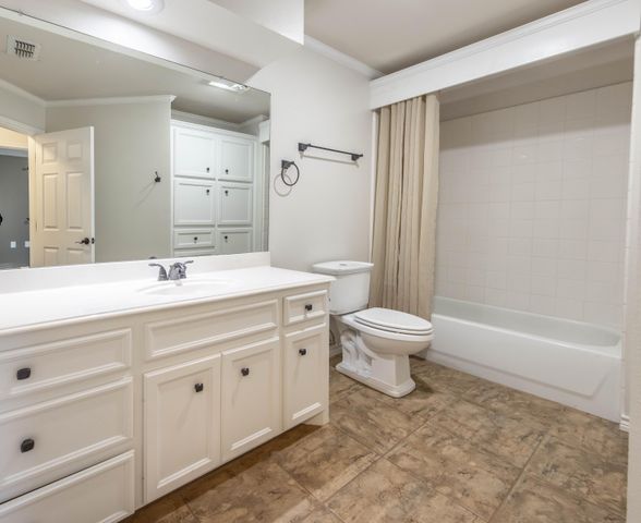 501 N 8th Street, Wolfforth, TX 79382