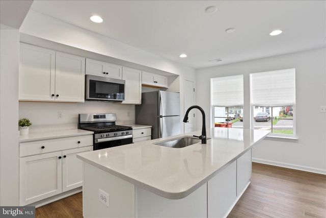 241 COLSTON RD, Charles Town, WV 25414