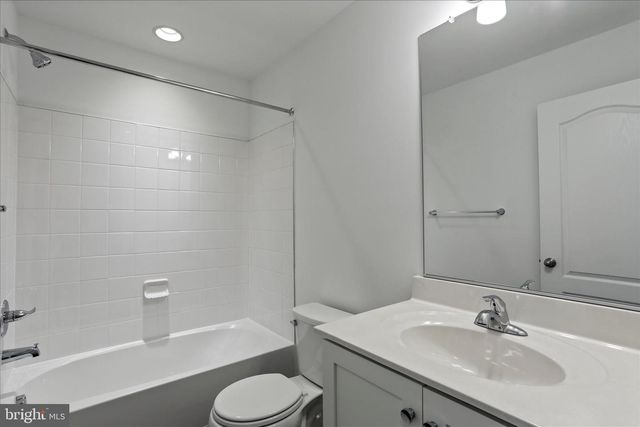 241 COLSTON RD, Charles Town, WV 25414