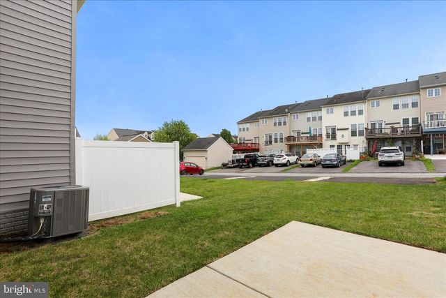 241 COLSTON RD, Charles Town, WV 25414