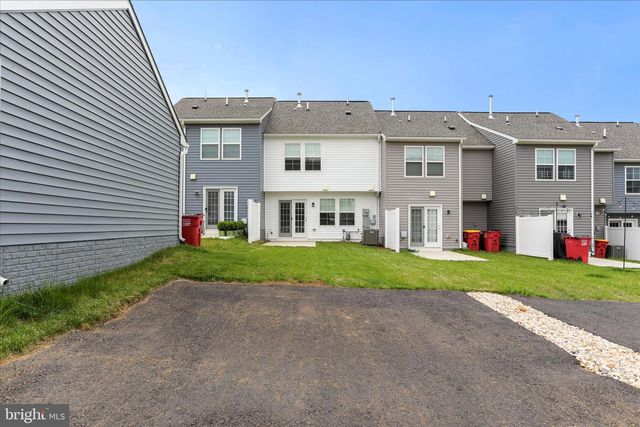 241 COLSTON RD, Charles Town, WV 25414