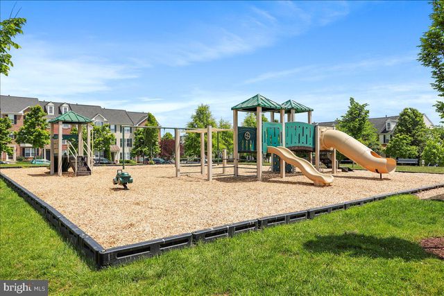 241 COLSTON RD, Charles Town, WV 25414