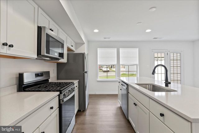 241 COLSTON RD, Charles Town, WV 25414