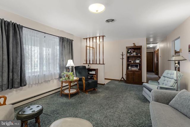 205 JENNIFER LN, Ephrata, PA 17522