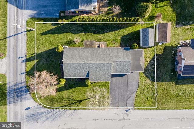 205 JENNIFER LN, Ephrata, PA 17522