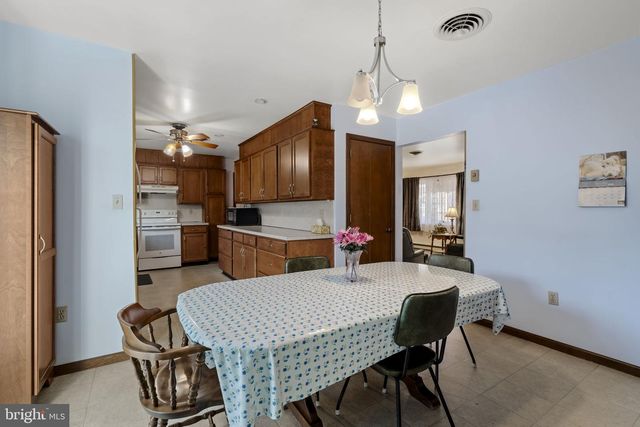 205 JENNIFER LN, Ephrata, PA 17522