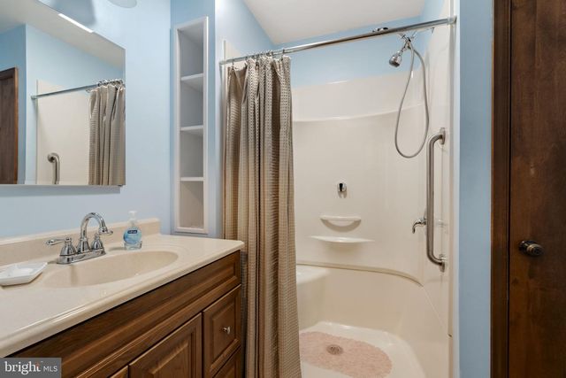 205 JENNIFER LN, Ephrata, PA 17522