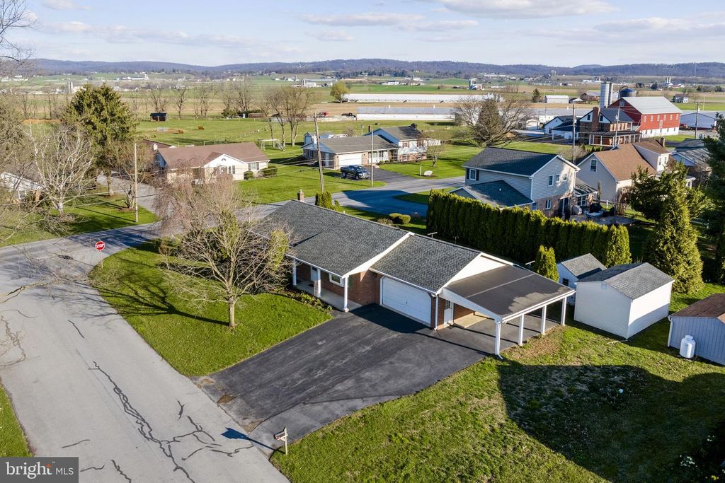 205 JENNIFER LN, Ephrata, PA 17522