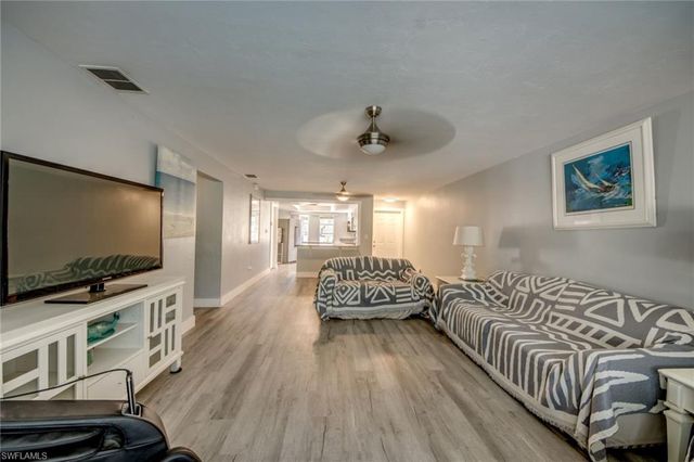 912 SE 24th AVE A, Cape Coral, FL 33990