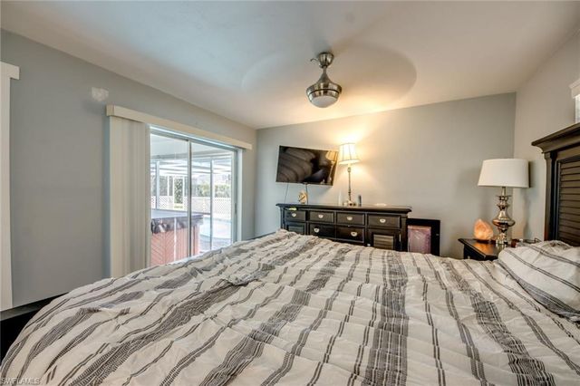 912 SE 24th AVE A, Cape Coral, FL 33990
