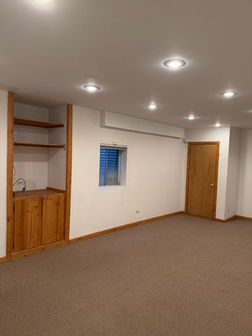 114 Woodbury Lane 114, Lake Bluff, IL 60044