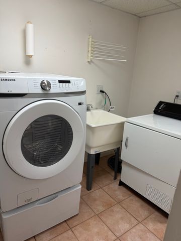 114 Woodbury Lane 114, Lake Bluff, IL 60044