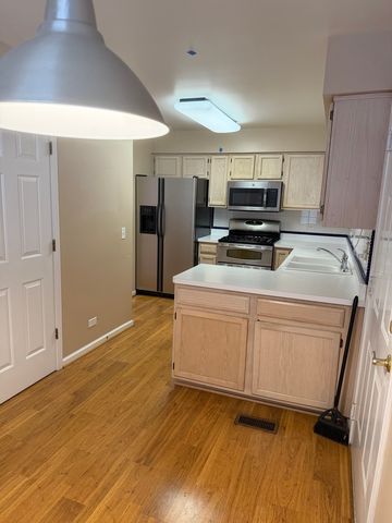 114 Woodbury Lane 114, Lake Bluff, IL 60044