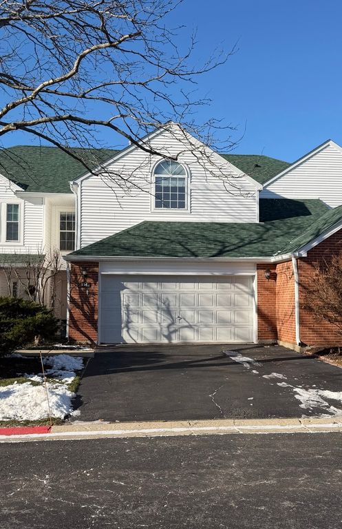 114 Woodbury Lane 114, Lake Bluff, IL 60044