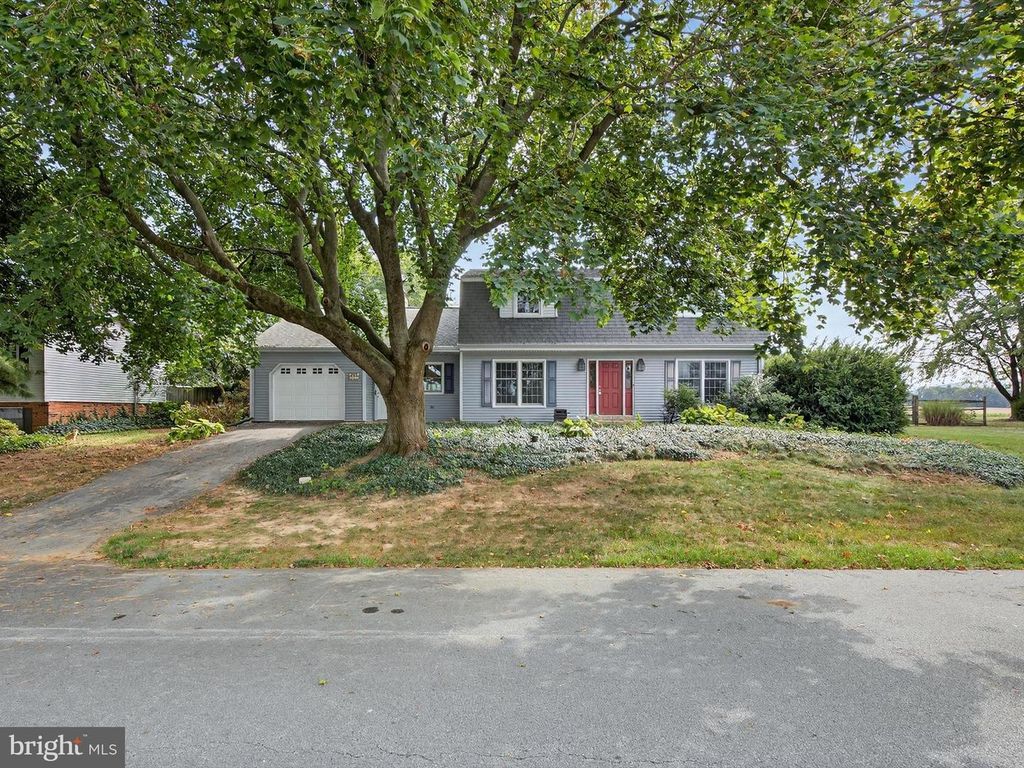 33 VISTA DR, Marietta, PA 17547