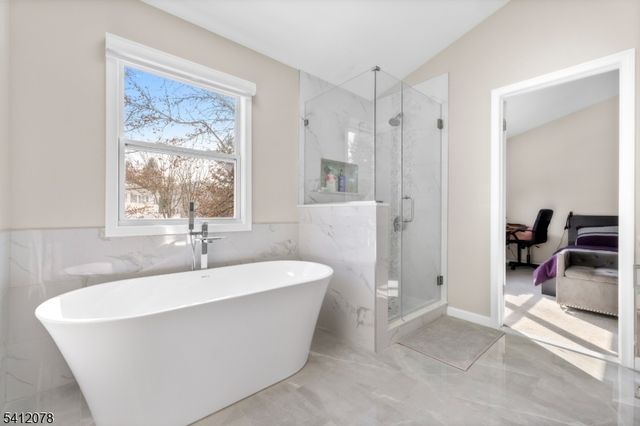 48 Sapphire Ln, Franklin Twp., NJ 08823